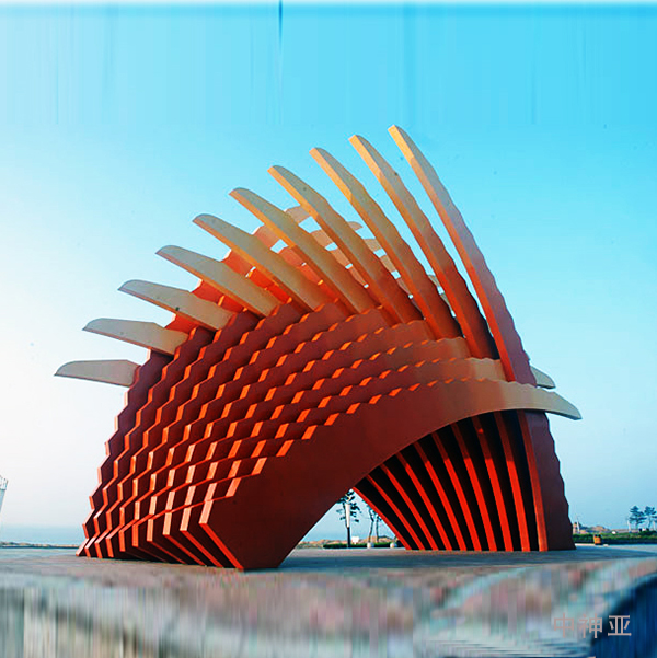 《我心飛翔》高18.6m 長24.9m 寬6.6m 不銹鋼噴漆 設(shè)計：蔡衛(wèi) 2008年 位于威海南海開發(fā)區(qū)